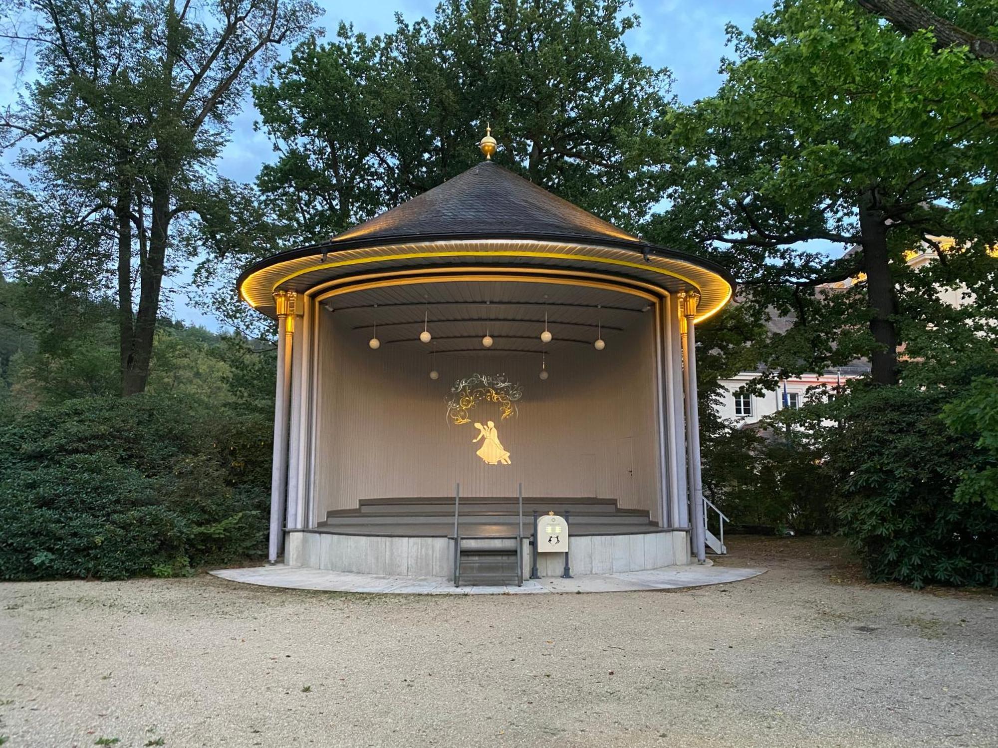 Fewo Roland Ranft Direkt Am Kurpark Barrierearm 60Qm Bad Elster Luaran gambar